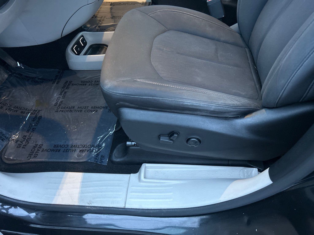 2017 Chrysler Pacifica Image 11