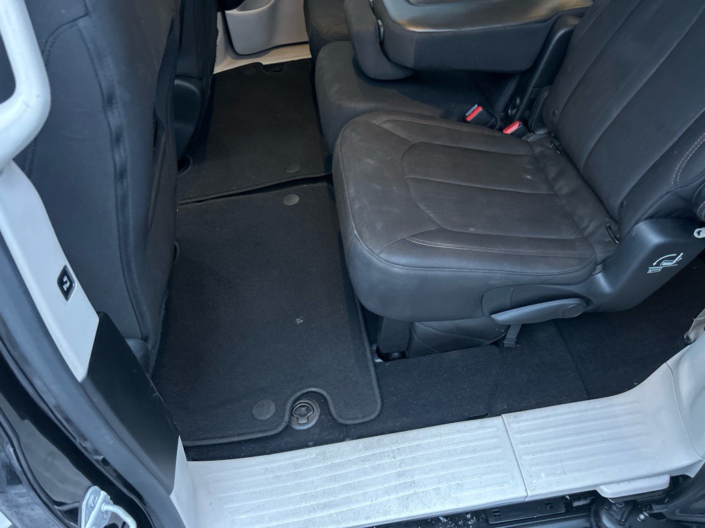 2017 Chrysler Pacifica Image 13