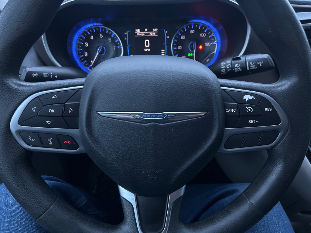 2017 Chrysler Pacifica Image 24