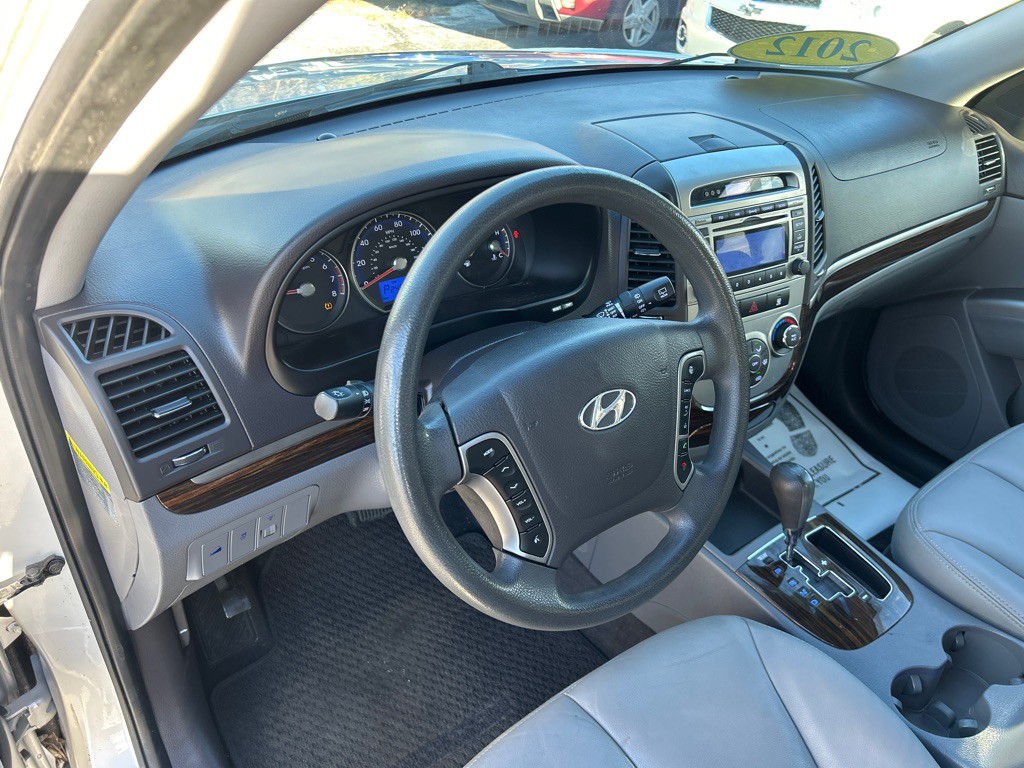 2012 Hyundai Santa Fe Image 8