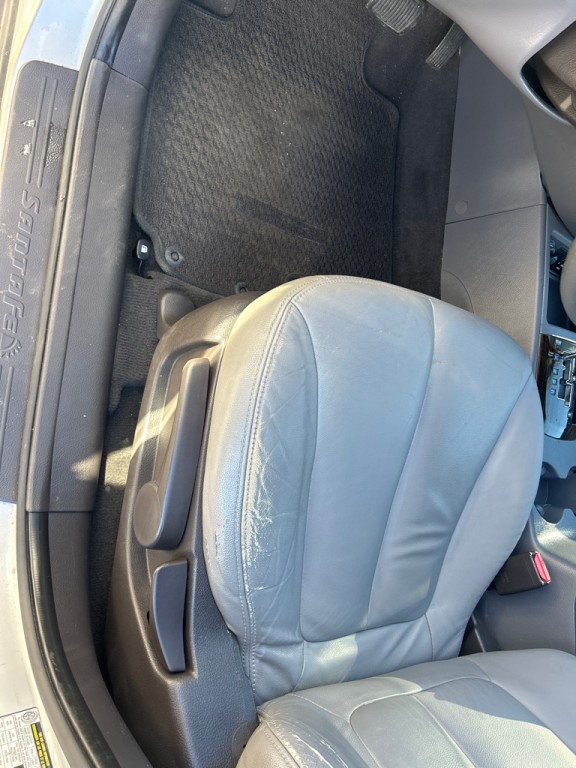 2012 Hyundai Santa Fe Image 9