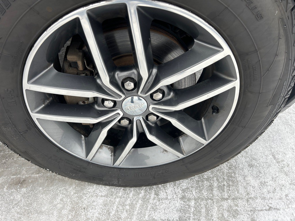 2017 Jeep Grand Cherokee Image 9