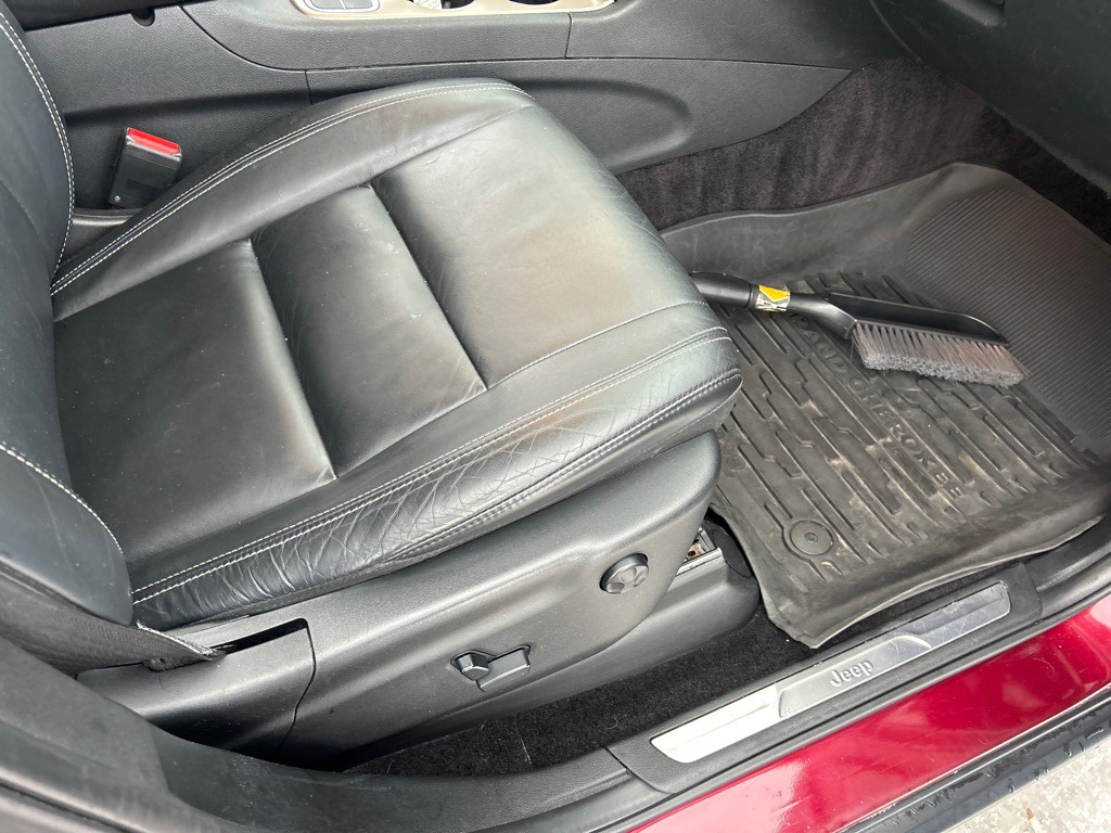 2017 Jeep Grand Cherokee Image 13