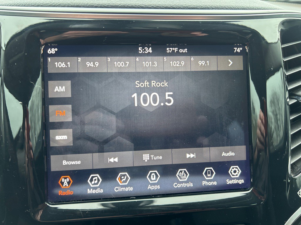 2019 Jeep Cherokee Image 22