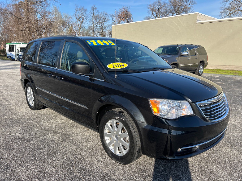 2014 Chrysler Town & Country Image 8
