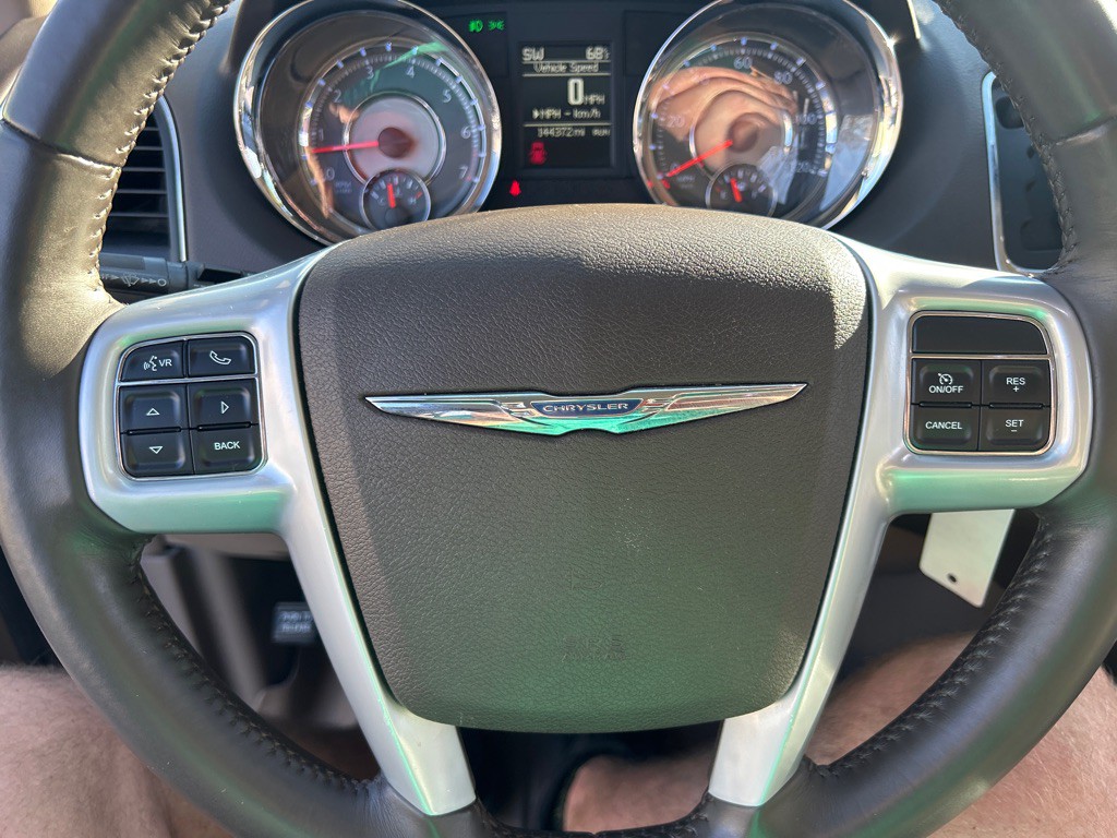 2014 Chrysler Town & Country Image 27