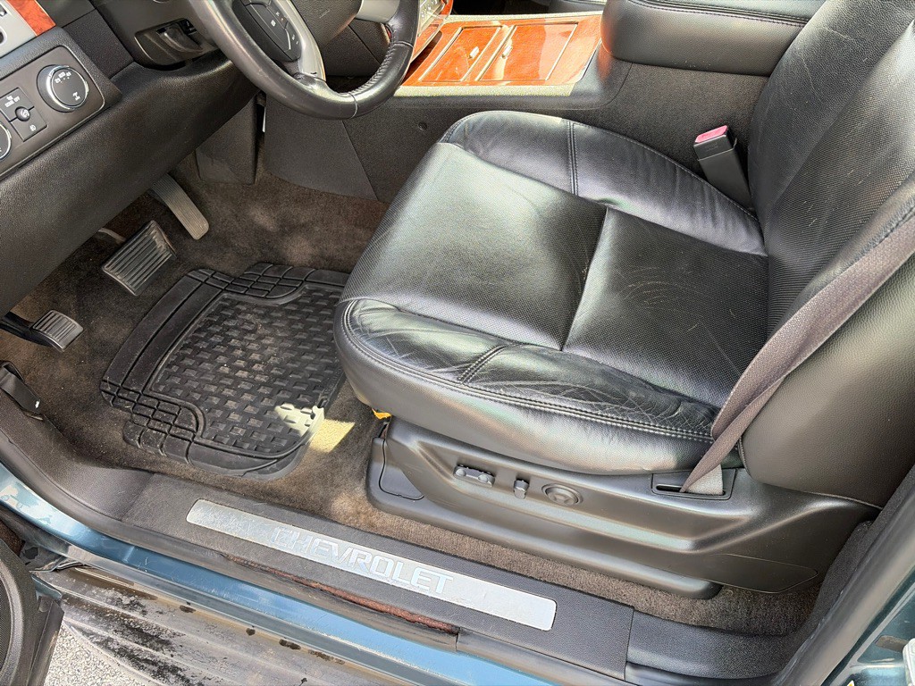2010 Chevrolet Tahoe Image 11