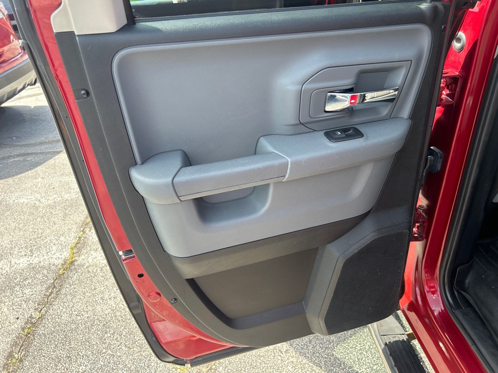 2014 RAM 1500 Image 14