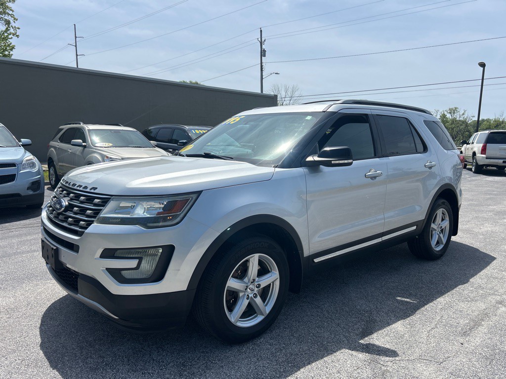 2017 Ford Explorer Image 1