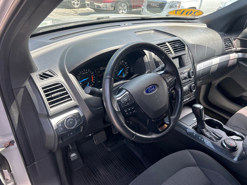 2017 Ford Explorer Image 10