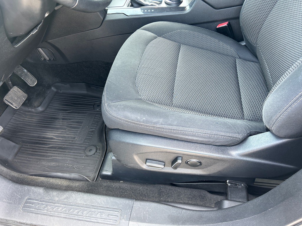 2017 Ford Explorer Image 11