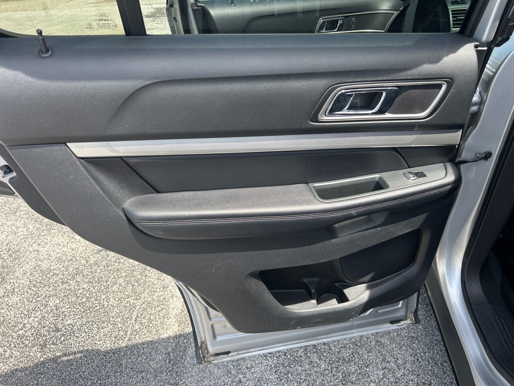 2017 Ford Explorer Image 14