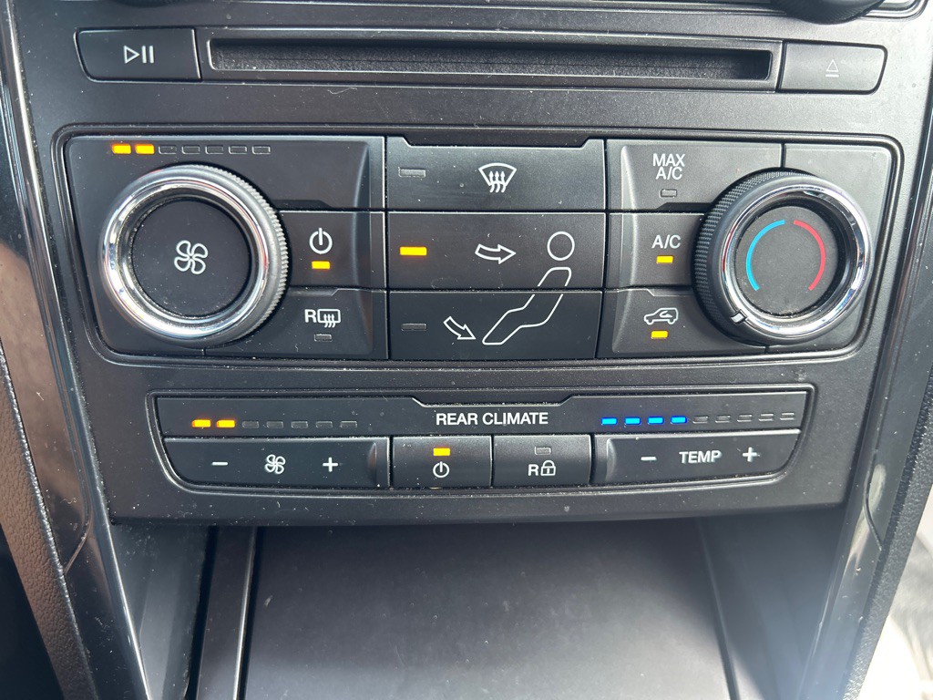 2017 Ford Explorer Image 27