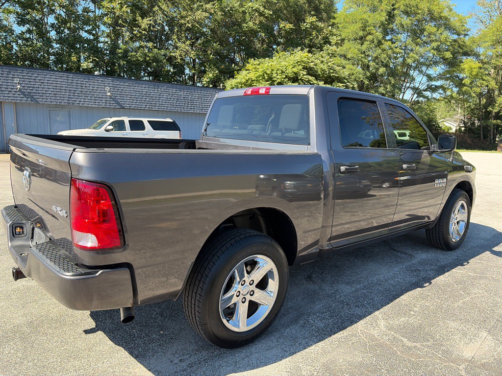 2015 RAM 1500 Image 7
