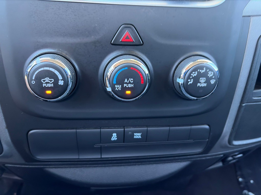 2015 RAM 1500 Image 23