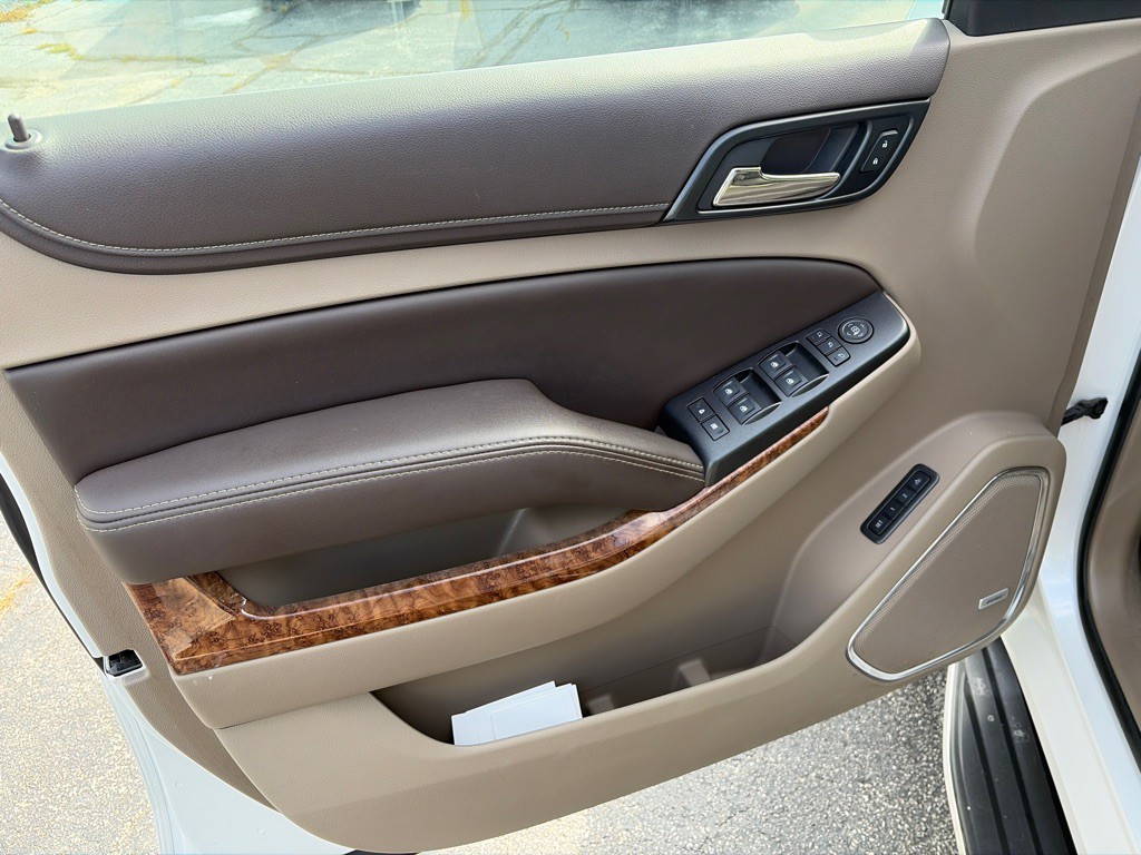 2016 Chevrolet Tahoe Image 12
