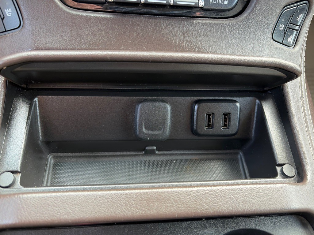 2016 Chevrolet Tahoe Image 32