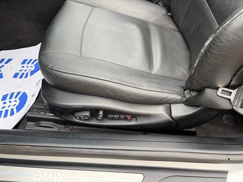 2001 BMW 3 Series Image 11