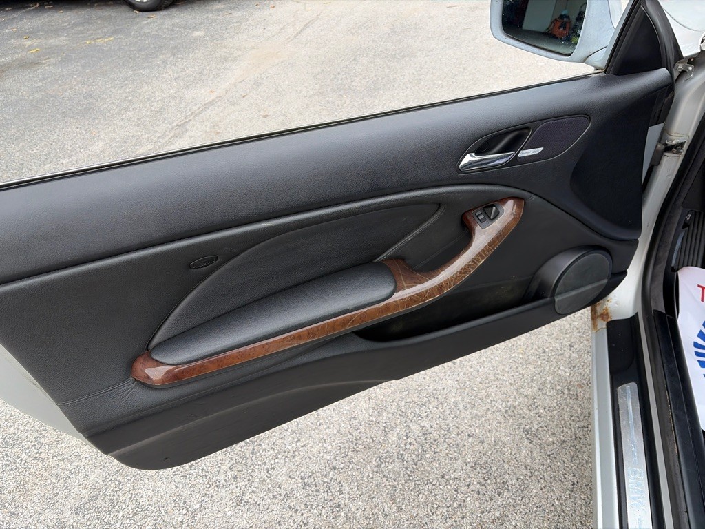 2001 BMW 3 Series Image 12