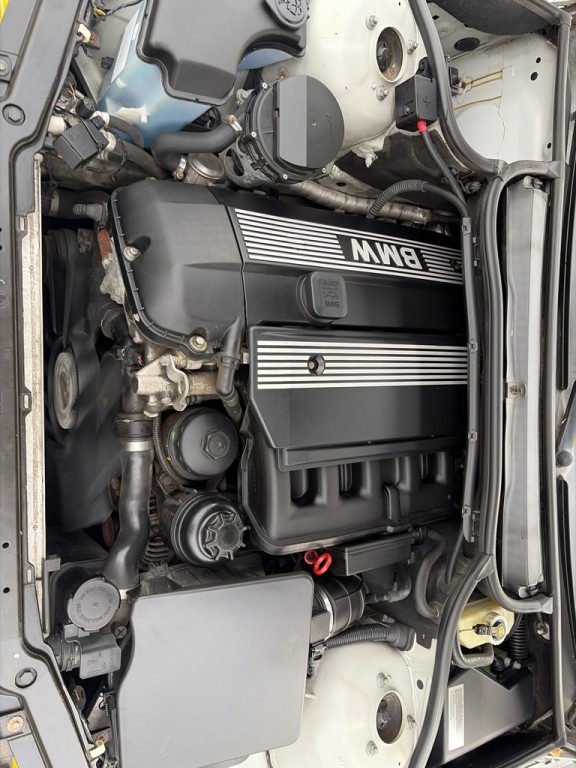 2001 BMW 3 Series Image 25