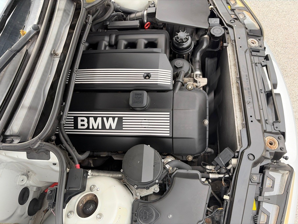 2001 BMW 3 Series Image 26