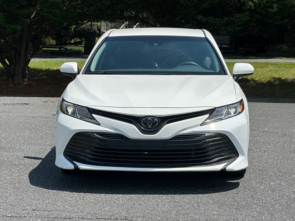 2018 Toyota Camry Image 10