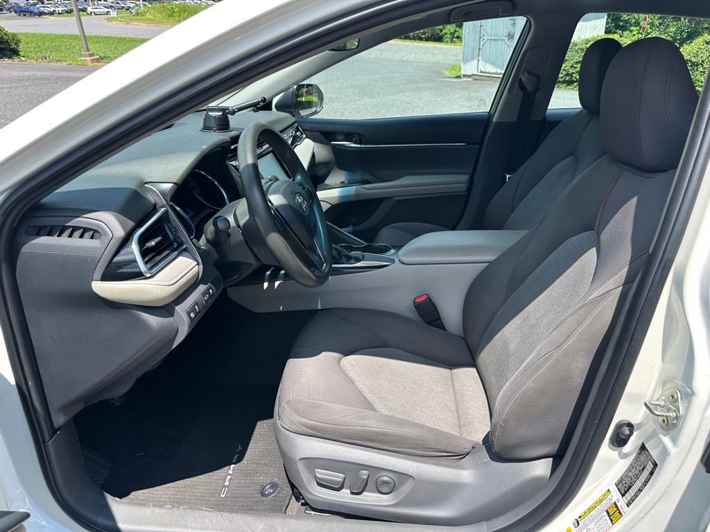 2018 Toyota Camry Image 11
