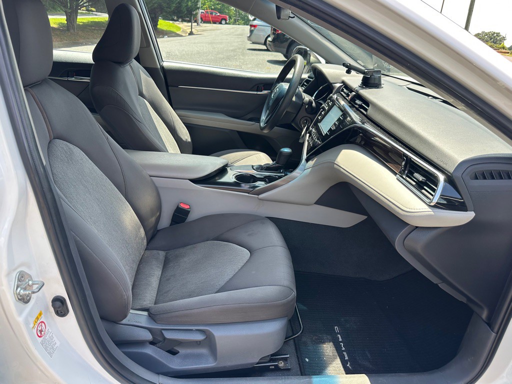 2018 Toyota Camry Image 13