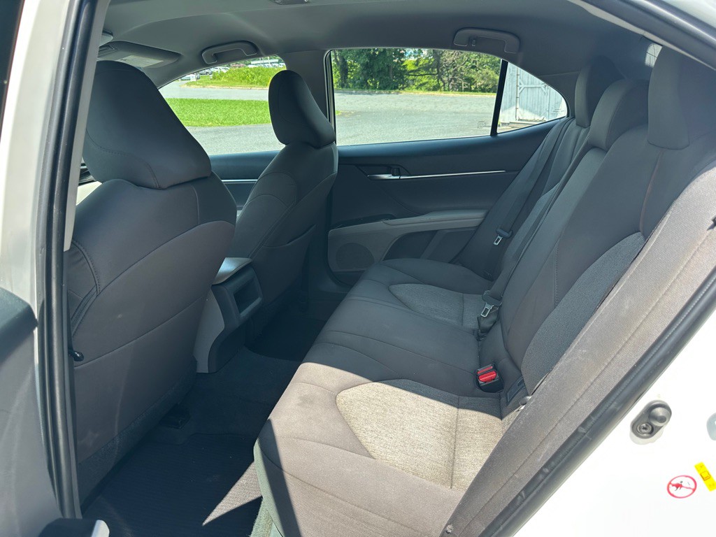 2018 Toyota Camry Image 19