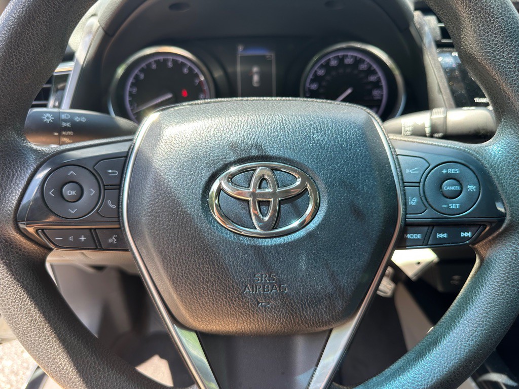 2018 Toyota Camry Image 20