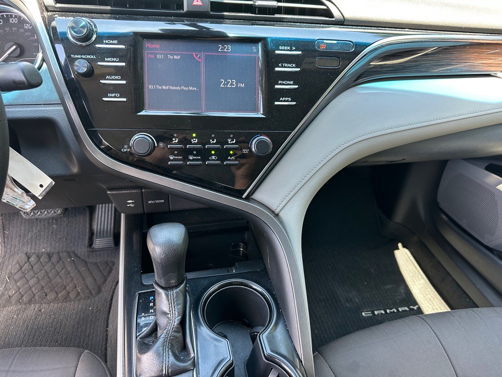 2018 Toyota Camry Image 22