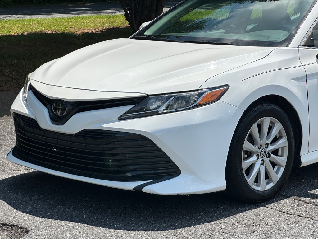 2018 Toyota Camry Image 30