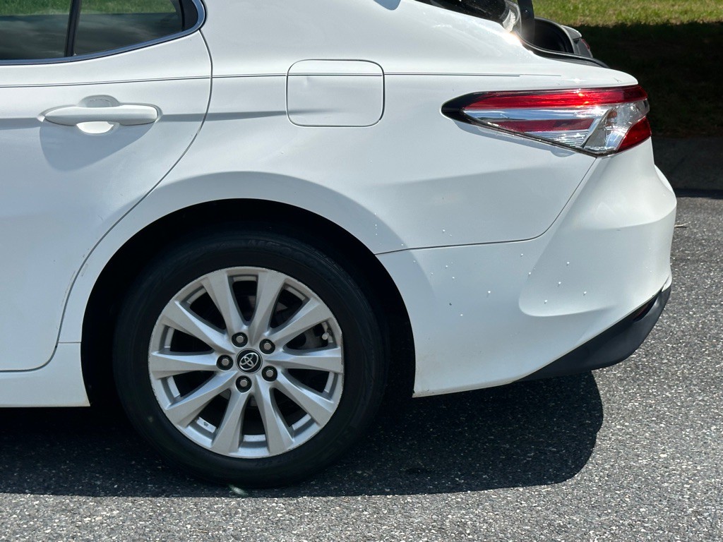 2018 Toyota Camry Image 32