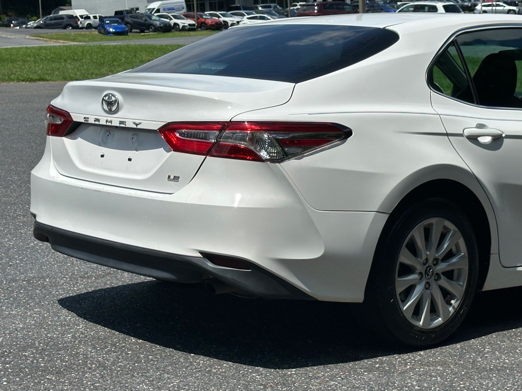 2018 Toyota Camry Image 34