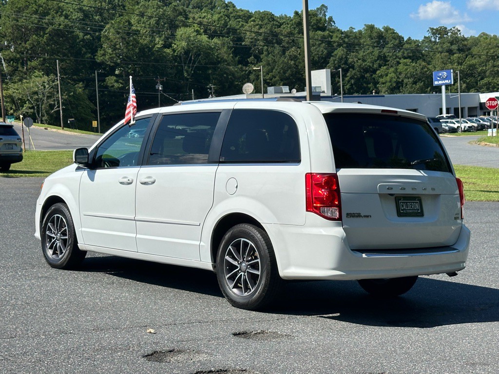 2017 Dodge Grand Caravan Image 3