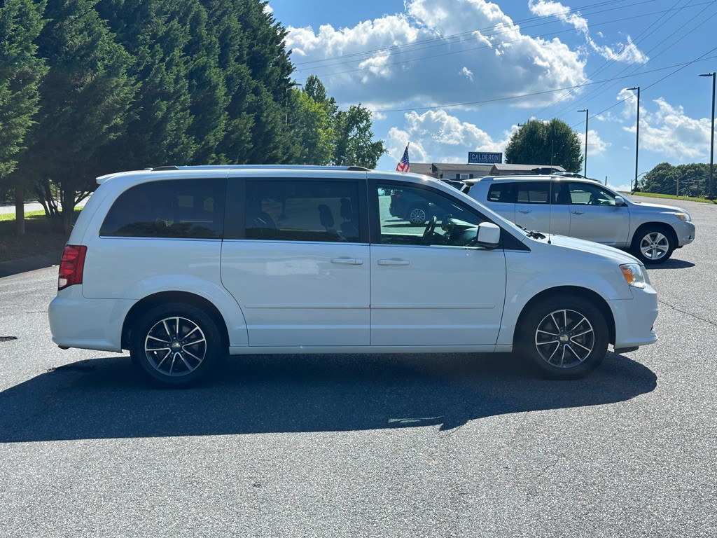 2017 Dodge Grand Caravan Image 8