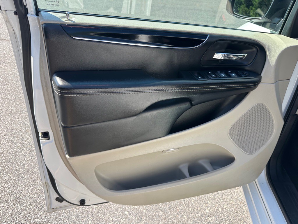 2017 Dodge Grand Caravan Image 12