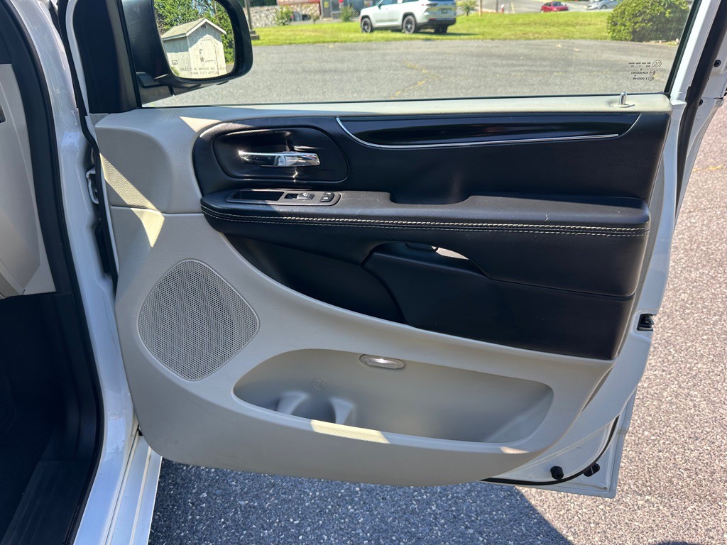 2017 Dodge Grand Caravan Image 15