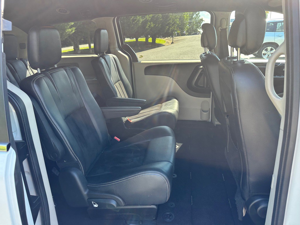 2017 Dodge Grand Caravan Image 16