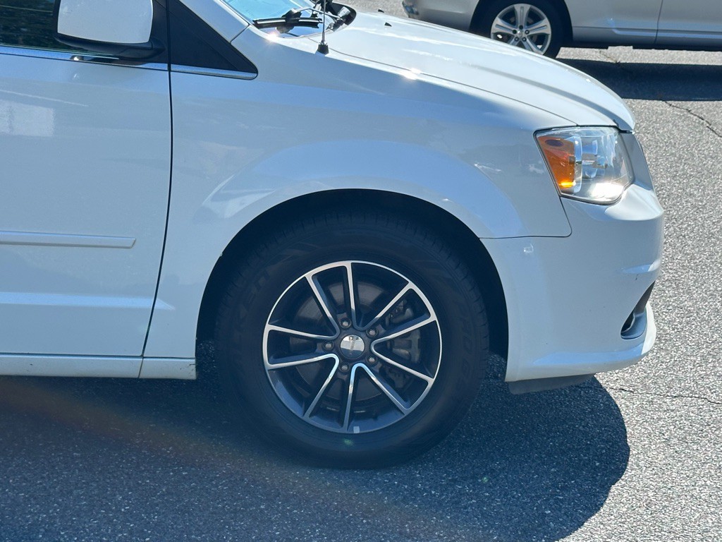 2017 Dodge Grand Caravan Image 32