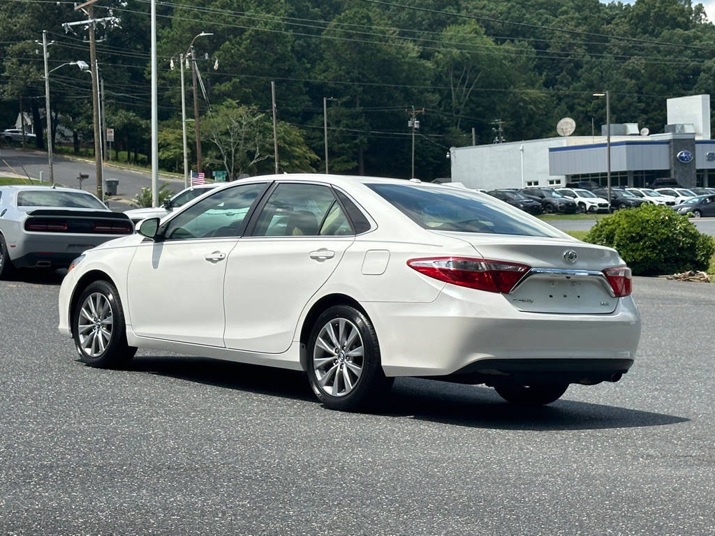 2017 Toyota Camry Image 3