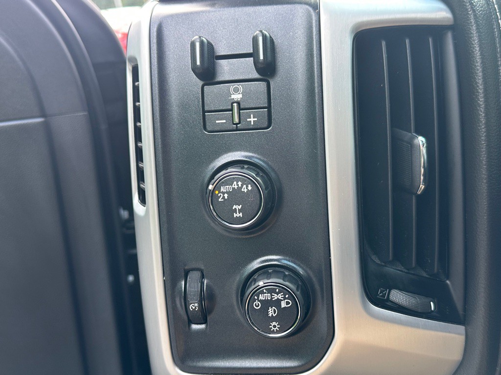 2018 GMC Sierra Image 32