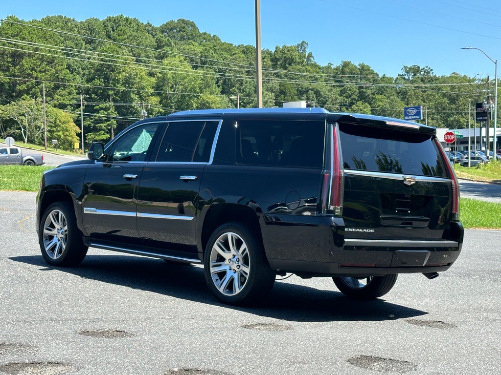 2018 Cadillac Escalade Image 3