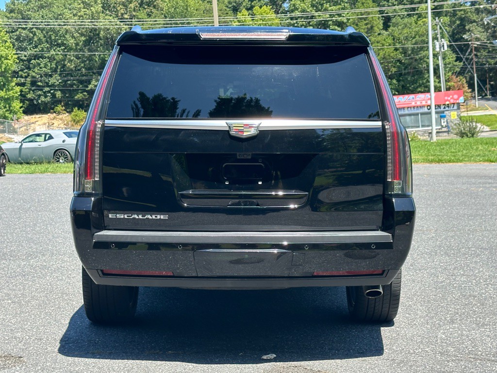 2018 Cadillac Escalade Image 8