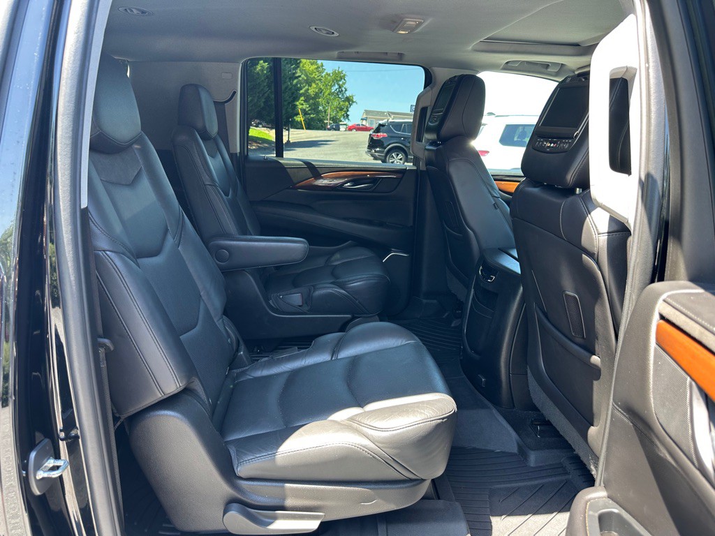 2018 Cadillac Escalade Image 19