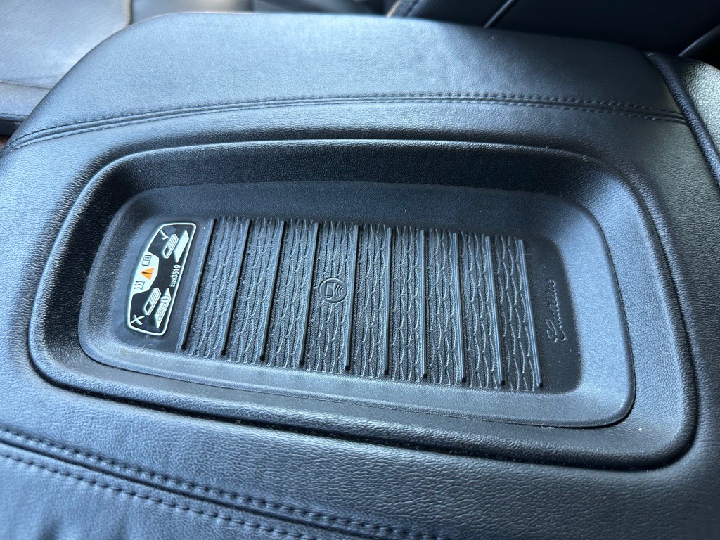 2018 Cadillac Escalade Image 31