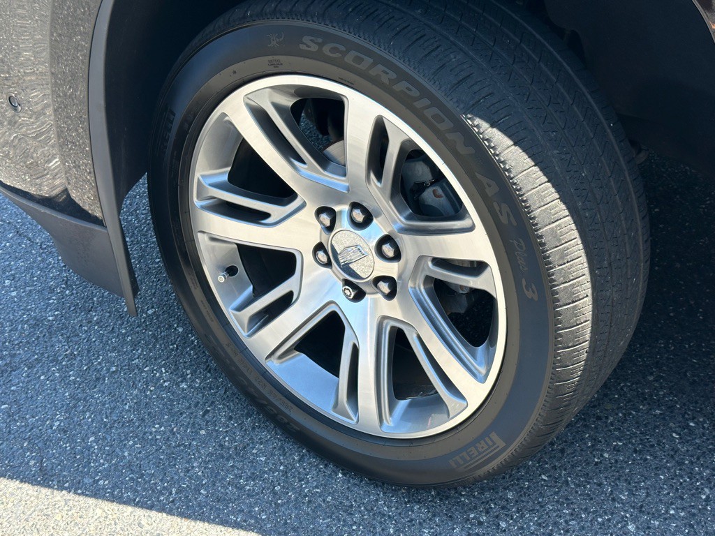2018 Cadillac Escalade Image 38