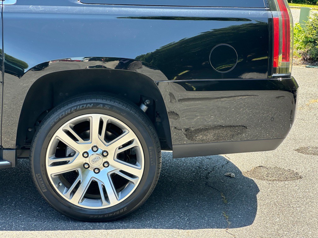 2018 Cadillac Escalade Image 39