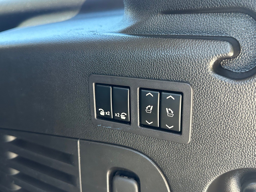 2018 Cadillac Escalade Image 41