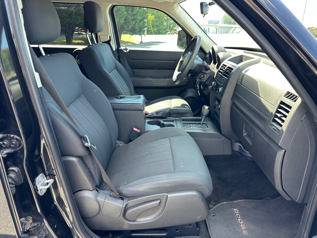 2011 Dodge Nitro Image 12